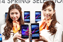 画像ギャラリー No.002のサムネイル画像 / KDDIの2014春モデルのスマートフォン＆タブレットをチェック。大画面ファブレットにコンパクトなハイスペック機と充実したラインナップ