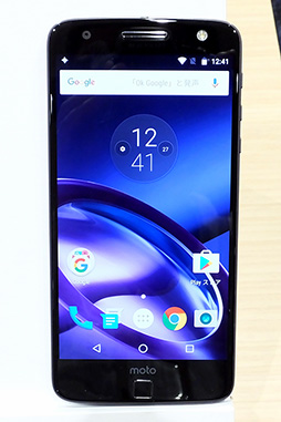 画像ギャラリー No.005のサムネイル画像 / Motorolaの新SIMフリースマホ「Moto Z」＆「Moto Z Play」をじっくりチェック。ベンチは不許可でもデレステはプレイしてきた