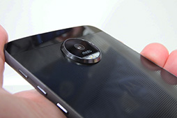 画像ギャラリー No.019のサムネイル画像 / Motorolaの新SIMフリースマホ「Moto Z」＆「Moto Z Play」をじっくりチェック。ベンチは不許可でもデレステはプレイしてきた