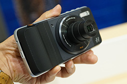 画像ギャラリー No.027のサムネイル画像 / Motorolaの新SIMフリースマホ「Moto Z」＆「Moto Z Play」をじっくりチェック。ベンチは不許可でもデレステはプレイしてきた