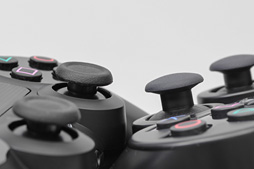画像ギャラリー No.005のサムネイル画像 / 「PlayStation 4」分解レポート。AMDのカスタムAPUを搭載する新世代マシンは，とてもゲーム機らしいゲーム機だった