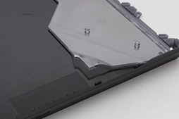 画像ギャラリー No.046のサムネイル画像 / 「PlayStation 4」分解レポート。AMDのカスタムAPUを搭載する新世代マシンは，とてもゲーム機らしいゲーム機だった
