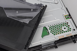 画像ギャラリー No.047のサムネイル画像 / 「PlayStation 4」分解レポート。AMDのカスタムAPUを搭載する新世代マシンは，とてもゲーム機らしいゲーム機だった
