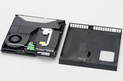 画像ギャラリー No.016のサムネイル画像 / 新型PS4「CUH-1200」分解レポート。軽量化と省電力化を実現した背景には，筐体と基板のシンプル化があった
