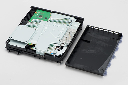 画像ギャラリー No.026のサムネイル画像 / 新型PS4「CUH-1200」分解レポート。軽量化と省電力化を実現した背景には，筐体と基板のシンプル化があった