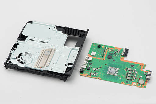 画像ギャラリー No.034のサムネイル画像 / 新型PS4「CUH-1200」分解レポート。軽量化と省電力化を実現した背景には，筐体と基板のシンプル化があった
