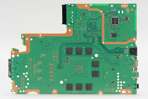画像ギャラリー No.049のサムネイル画像 / 新型PS4「CUH-1200」分解レポート。軽量化と省電力化を実現した背景には，筐体と基板のシンプル化があった