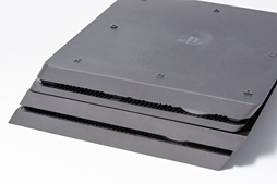 画像ギャラリー No.017のサムネイル画像 / 新型PS4「CUH-2000」分解レポート。カスタムAPUの刷新で生まれた余裕を小型化に振った，順当な進化版を見る