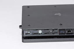 画像ギャラリー No.027のサムネイル画像 / 新型PS4「CUH-2000」分解レポート。カスタムAPUの刷新で生まれた余裕を小型化に振った，順当な進化版を見る