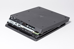 画像ギャラリー No.031のサムネイル画像 / 新型PS4「CUH-2000」分解レポート。カスタムAPUの刷新で生まれた余裕を小型化に振った，順当な進化版を見る