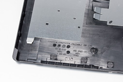 画像ギャラリー No.033のサムネイル画像 / 新型PS4「CUH-2000」分解レポート。カスタムAPUの刷新で生まれた余裕を小型化に振った，順当な進化版を見る
