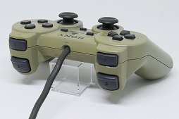 画像ギャラリー No.006のサムネイル画像 / PlayStation 5用ゲームパッド「DualSense」が発表されたので，PSシリーズを支えた「DUALSHOCK」の進化を見比べてみる