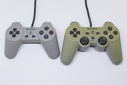 画像ギャラリー No.007のサムネイル画像 / PlayStation 5用ゲームパッド「DualSense」が発表されたので，PSシリーズを支えた「DUALSHOCK」の進化を見比べてみる