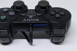 画像ギャラリー No.015のサムネイル画像 / PlayStation 5用ゲームパッド「DualSense」が発表されたので，PSシリーズを支えた「DUALSHOCK」の進化を見比べてみる