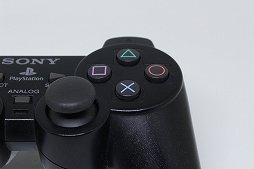 画像ギャラリー No.016のサムネイル画像 / PlayStation 5用ゲームパッド「DualSense」が発表されたので，PSシリーズを支えた「DUALSHOCK」の進化を見比べてみる