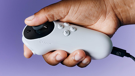 画像ギャラリー No.001のサムネイル画像 / 「Xbox Adaptive Joystick」は，Xboxのアクセシビリティへの考えが詰まったコントローラ用アクセサリ。ドイツで実機をお試し［gamescom］