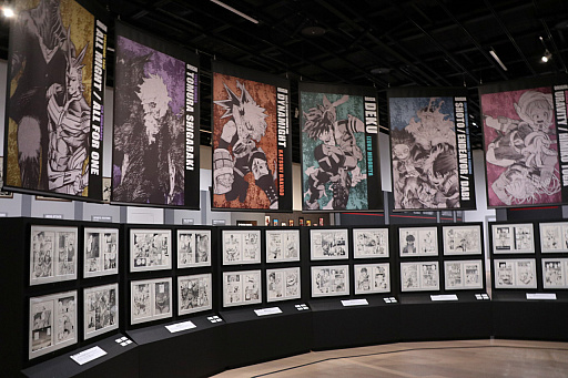 画像ギャラリー No.005のサムネイル画像 / 「堀越耕平『僕のヒーローアカデミア』原画展」内覧会レポート。ヒーローの成長や敵（ヴィラン）との死闘など，原画や描き下ろしを惜しみなく展示