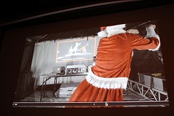 画像ギャラリー No.047のサムネイル画像 / ［CEDEC 2015］インタラクティブアートがエンターテイメントの世界に進出。2日めの基調講演「Data Art and Entertainment」をレポート