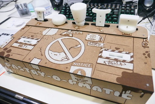 画像ギャラリー No.002のサムネイル画像 / ［TGS2022］「Pastry Panic (with cat)」プレイレポート。不思議な箱に謎のスイッチを抜き差して，猫のためにお菓子を作ろう