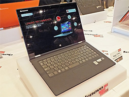 画像ギャラリー No.008のサムネイル画像 / Lenovo，持たずに使えるスタンド付きAndroidタブレット「YOGA TABLET」を発表。国内展開予定のゲーマー向けPCもちら見せ