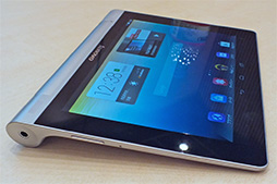 画像ギャラリー No.017のサムネイル画像 / Lenovo，持たずに使えるスタンド付きAndroidタブレット「YOGA TABLET」を発表。国内展開予定のゲーマー向けPCもちら見せ