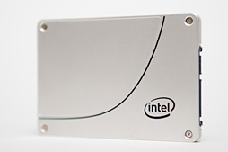 画像ギャラリー No.002のサムネイル画像 / Intelの新しいPC向けSSD「SSD 730」を試す。データセンター向けSSDをPC向けにチューンしたモデルは，日常的な用途で速かった