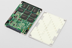 画像ギャラリー No.007のサムネイル画像 / Intelの新しいPC向けSSD「SSD 730」を試す。データセンター向けSSDをPC向けにチューンしたモデルは，日常的な用途で速かった
