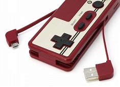 画像ギャラリー No.003のサムネイル画像 / ファミコンのゲームパッドをモチーフにしたモバイルバッテリーが発売。microSDカードリーダー付き