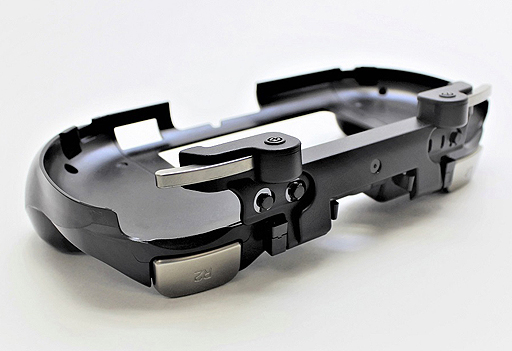 画像ギャラリー No.003のサムネイル画像 / 上越電子工業が「PS Vitaに［L2/R2］トリガーを追加できるグリップ」の新型を発表。「タッチスクリーン側の入力」もサポートする新ボタンが追加に