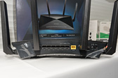 画像ギャラリー No.010のサムネイル画像 / NETGEAR，国内初と謳う11ad対応のゲーマー向け無線LANルーター「Nighthawk X10 R9000」を発表。11ac Wave2対応のエクステンダも