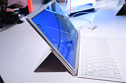 画像ギャラリー No.004のサムネイル画像 / Huawei，重さ約640gの2-in-1 PC「MateBook E」を7月7日に発売。12インチサイズでアスペクト比3：2の液晶パネルを採用