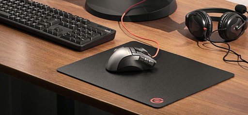 画像ギャラリー No.001のサムネイル画像 / エレコム,ハードタイプの樹脂製ゲーマー向けマウスパッドを発売