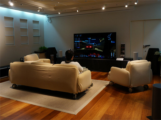 画像ギャラリー No.001のサムネイル画像 / 「BRAVIA」のゲーム機能をPS5版「GT7」で体験してみた。机に置ける42型有機ELテレビにも注目だ
