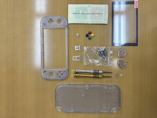 画像ギャラリー No.003のサムネイル画像 / Switch Liteのボディを透明にしたかったので，分解して交換してみた（「買い物Surfer」第14回）
