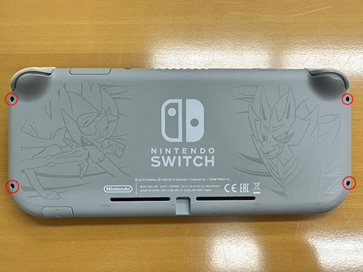画像ギャラリー No.004のサムネイル画像 / Switch Liteのボディを透明にしたかったので，分解して交換してみた（「買い物Surfer」第14回）