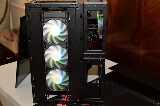 画像ギャラリー No.006のサムネイル画像 / 自作PCはPCケースも自分流で組み立てる時代に？ InWinが5つのユニットで合体・変形できるPCケース「ModFree」を発表