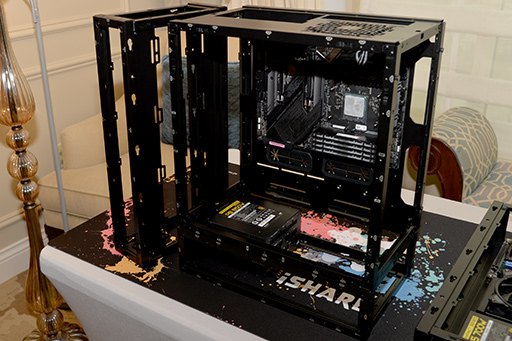 画像ギャラリー No.008のサムネイル画像 / 自作PCはPCケースも自分流で組み立てる時代に？ InWinが5つのユニットで合体・変形できるPCケース「ModFree」を発表