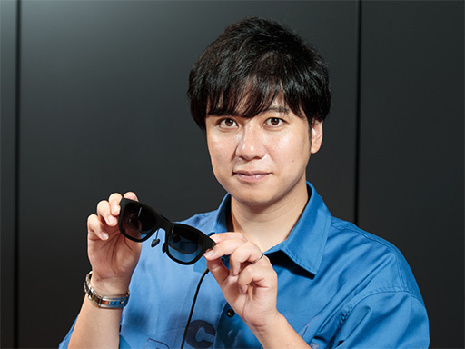 画像ギャラリー No.001のサムネイル画像 / 「XREAL Air」を使いこなすeスポーツキャスター 田口尚平氏にその魅力を聞く。ゲームが日常に溶け込むデバイスだ【PR】