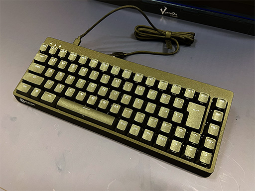 画像ギャラリー No.001のサムネイル画像 / 磁気式キースイッチ採用で65％サイズのゲーマー向けキーボードがエレコムから登場