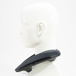 画像ギャラリー No.010のサムネイル画像 / パナソニックのネックバンド型ワイヤレススピーカー「SC-GNW10」は，身に付けるサラウンドスピーカーという新しい選択肢だ【PR】
