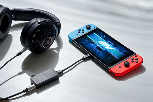 画像ギャラリー No.003のサムネイル画像 / ゲーム機でも使える高級USB DAC「AK HB1」が11月25日発売。Bluetooth＆バッテリー内蔵で持ち歩いても使える