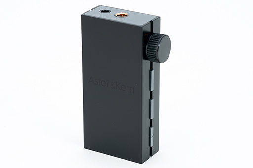 画像ギャラリー No.005のサムネイル画像 / PCやゲーム機，スマートフォンを1台で高音質にできるUSB DAC「AK HB1」。ゲームサウンドの高音質化にも役立つ逸品だ【PR】