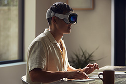 画像ギャラリー No.004のサムネイル画像 / AppleのXR HMD「Vision Pro」が6月28日に国内発売決定！　ゲーム・エンタメ目線で見たときの価値は？