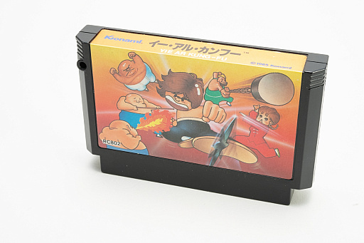 画像ギャラリー No.001のサムネイル画像 / ファミコンのカートリッジに見る，草創期ならではの活気と混沌。ゲームソフトのメディアの形が，パブリッシャごとに違う時代があった