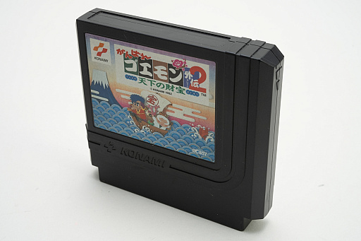 画像ギャラリー No.017のサムネイル画像 / ファミコンのカートリッジに見る，草創期ならではの活気と混沌。ゲームソフトのメディアの形が，パブリッシャごとに違う時代があった