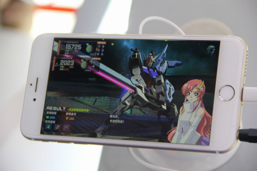 画像ギャラリー No.006のサムネイル画像 / ［CJ2017］タイマン仕様のスマホ版「エクバ」か？ 「機動戦士ガンダム エクストリームバーサス」シリーズと思われるスマホアプリがプレイアブル出展