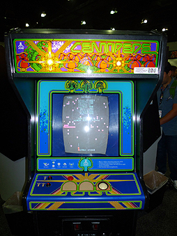 画像ギャラリー No.005のサムネイル画像 / 今年もE3に「Videogame History Museum」が出展。レトロなアーケードゲーム筐体や家庭用ゲーム機がズラリ勢揃い