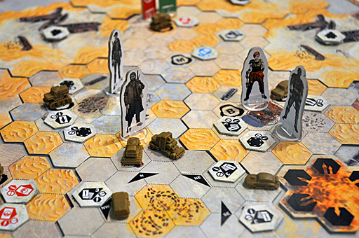 画像ギャラリー No.010のサムネイル画像 / ハンガリー産のボードゲーム「Saltlands」は，奪った乗り物で荒野を駆け回るのが楽しいポストアポカリプスもの