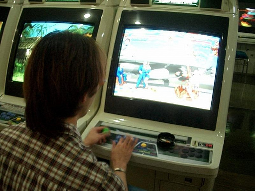 画像ギャラリー No.006のサムネイル画像 / ビデオゲームの語り部たち 第3部：“バーチャファイターの聖地”新宿カーニバルプラザで格闘ゲームの隆盛に心血を注いだ林田貴光氏の若き日々