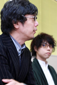 画像ギャラリー No.009のサムネイル画像 / 逆2.5次元，なぜ舞台からはじまった？　イシイジロウ氏と松崎史也氏に舞台「龍よ、狼と踊れ」プロジェクトの経緯を聞く